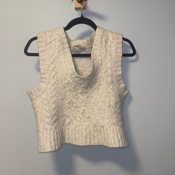 cashmere vest from everlane - Picture 1 of 4